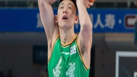 “罗马诺：沙德考虑引援阿德耶米替代者，阿德耶米或离队”