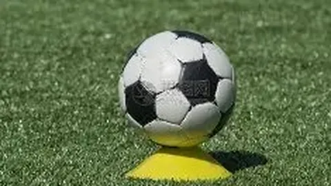 “五分钟狂飙21分，快船逆袭篮网，哈登莱昂纳德表现惊艳引关注！”